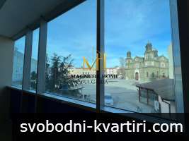 Просторен офис в бизнес сграда с френски прозорци и гледка към площад ”Кирил и Методий”