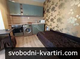 Тристаен апартамент в близост до Пети корпус