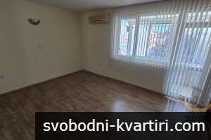Център тристаен апартамент обзаведен #1746689227