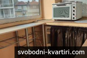 Давам под наем едностаен -тип боксониера с просторна тераса ,на етаж трети -НЕ последен в центъра на град Пловдив -близо