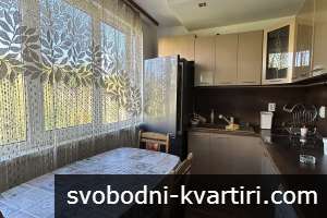 Тристаен в център с паркомясто в цената Тристаен в център с паркомясто в цената