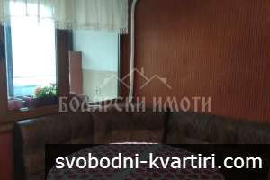 Двустаен в Широк Център