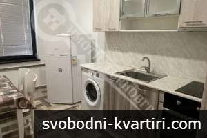 Четиристаен апартамент под наем в центъра