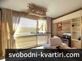 Луксозен двустаен апартамент с 2 бани и паркомясто в супер център