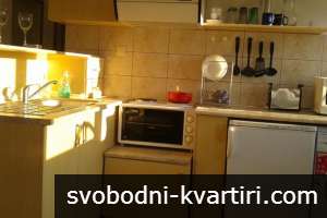 Център тристаен апартамент обзаведен #1754046369