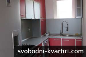 Тристаен, газифициран, с южна, просторна дневна.
