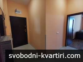 Тристаен апартамент в Широк Център