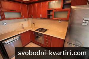 Център тристаен апартамент обзаведен #1744626407