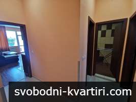Тристаен апартамент в Широк Център