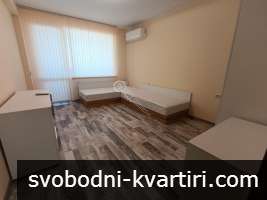 Имоти Търновград Ви предлагат тристаен апартамент под наем, разположен в началото на кв. Зона Б, в близост до магазини, Имоти Търновград Ви предлагат тристаен апартамент под наем, разположен в началото на кв. Зона Б, в близост до магазини,