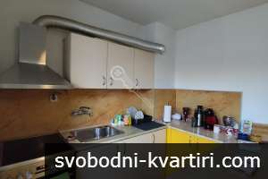 Тристаен апартамент в кв. Колю Фичето