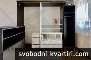 Дава се под наем тристаен апартамент в Център!