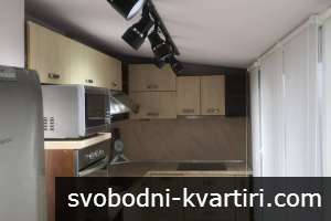 Тристаен апартамент в Славейков