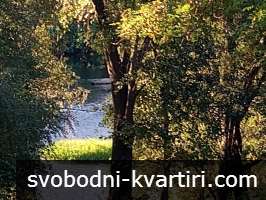 Къща с двор 1740 кв.м до река Искър в историческата местност „Калето“, с. Чомаковци – гараж и кладенец