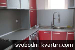 Тристаен, газифициран, с южна, просторна дневна.