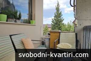 Триетажна къща с голям двор с АКТ16 Белащица Триетажна къща с голям двор с АКТ16 Белащица