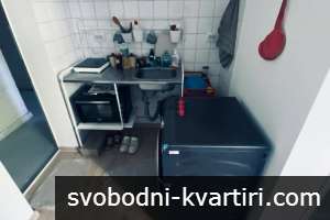 Даваме под наем едностаен апартамент в центъра на Пловдив.