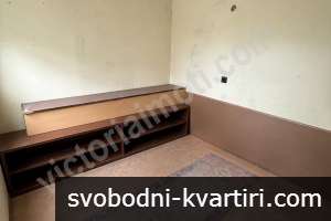 Многостайно жилище с гараж в централната част на гр. Лясковец