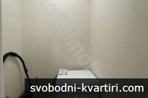 Уютен тристаен апартамент в центъра