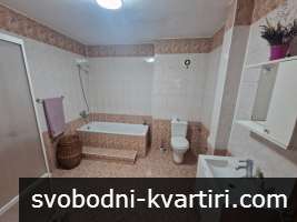 Тристаен апартамент под наем в широк център на град Благоевград