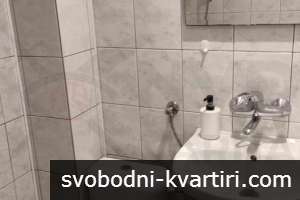 Дава се под наем двустаен апартамент в Център!