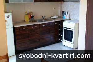 Легло за момиче в стая за двама Легло за момиче в стая за двама