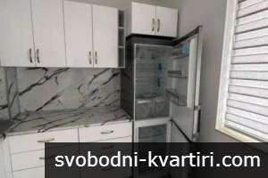 Луксозно обзаведен тристаен апартамент в центъра на Пловдив