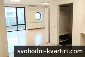 Свободен - 2 бани, 3 тоалетни Свободен - 2 бани, 3 тоалетни