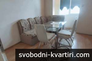 Давам под наем 3-стаен :спалня,хол,отделна трапезария с бокс в ЦЕНТЪРА-СЪДИЙСКИ КВАРТАЛ.Жилището е напълно и съвременно