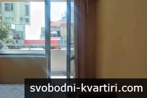Давам под наем двустаен апартамент в центъра на Пловдив