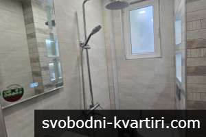 Етаж от къща с паркомясто широк център