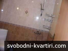 на 200 м. от Общината