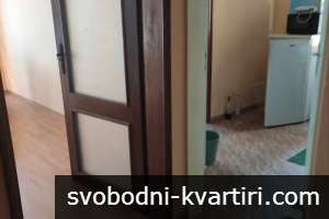 Даваме под наем двустаен апартамент в центъра на Пловдив