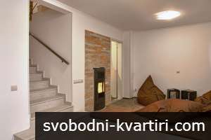 Самостоятелна къща под наем топ център