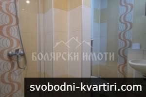 Реновирана стая със собствен санитарен възел в идеален Център