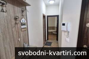 Център тристаен апартамент обзаведен #1749037191