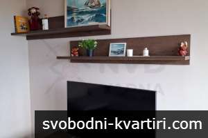 Дава се под наем двустаен апартамент в Чайка!
