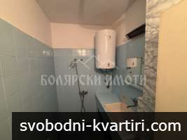 Просторен четиристаен в кв.Колю Фичето