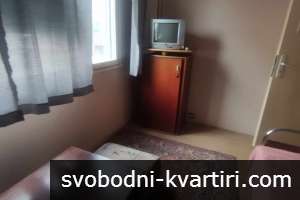 Давам под наем четиристаен апартамент в гр.Пловдив
