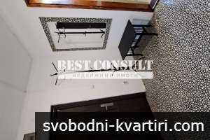 Самостоятелен етаж от къща с двор - Родина 1