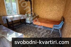Тухлена къща в с. Длъжка Поляна Тухлена къща в с. Длъжка Поляна