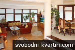 Кратък Наем (цена на вечер) - Просторен апартамент с 2+1 спални близо до центъра на Пловдив!