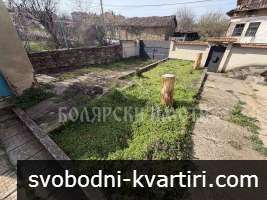 Монолитна двуетажна къща в с.Присово