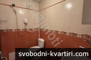Апартамент с три спални в топ център