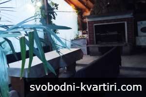 Дава под наем стая с самостоятелен сан възел С ползване на обща кухня,