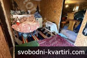 Тухлена къща в с. Длъжка Поляна Тухлена къща в с. Длъжка Поляна