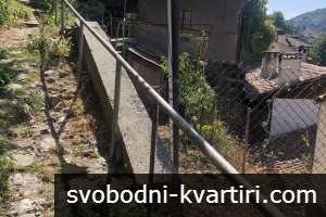 Къща с инвестиционен проект в центъра на гр. Велико Търново Къща с инвестиционен проект в центъра на гр. Велико Търново