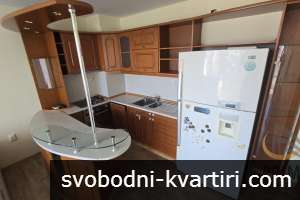 Център тристаен апартамент обзаведен #1746689227