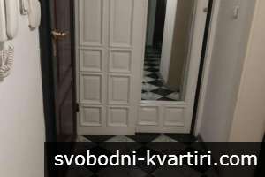 Даваме под наем двустаен апартамент в центъра на Пловдив