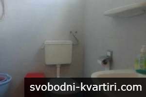Давам под наем самостоятелна къща в Прослав